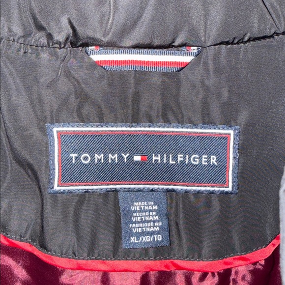 NWT Tommy Hilfiger Black Puffer Coat with Faux Fur Hood XL Pit 22 1/2 - Picture 5 of 13